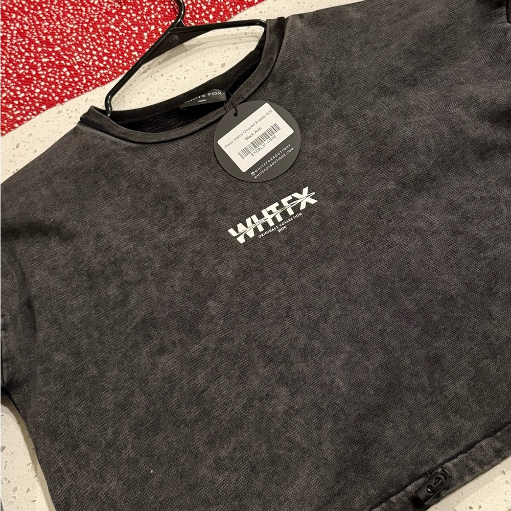 White fox cropped sweater ( S )